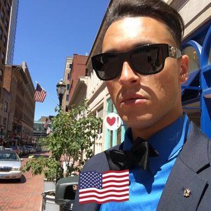 Meet your Posher, Abe